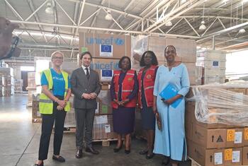 Recebimento da primeira carga para a operação de ajuda humanitária em Moçambique