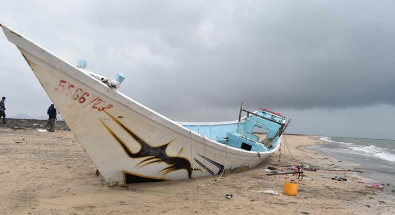 World News in Brief: Tackling the AI digital divide, deadly migration journeys, Lucy Hale named new WFP Goodwill Ambassador