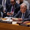 Генеральный секретарь ООН Антониу Гутерриш выступает за трибуной во время заседания Совета Безопасности ООН в Нью-Йорке.