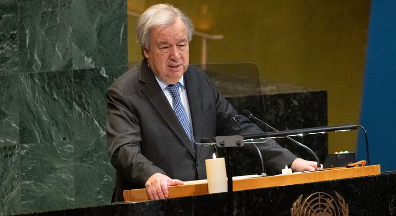 安东尼奥·古特雷斯秘书长在联合国大屠杀纪念仪式上发表讲话.