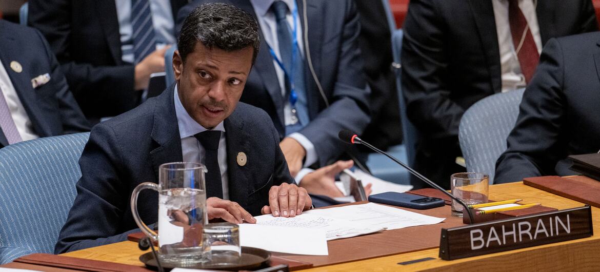 المندوب الدائم لمملكة البحرين لدى الأمم المتحدة، السفير جمال فارس الرويعي أثناء حديثه في اجتماع لمجلس الأمن الدولي بشأن الشرق الأوسط.
