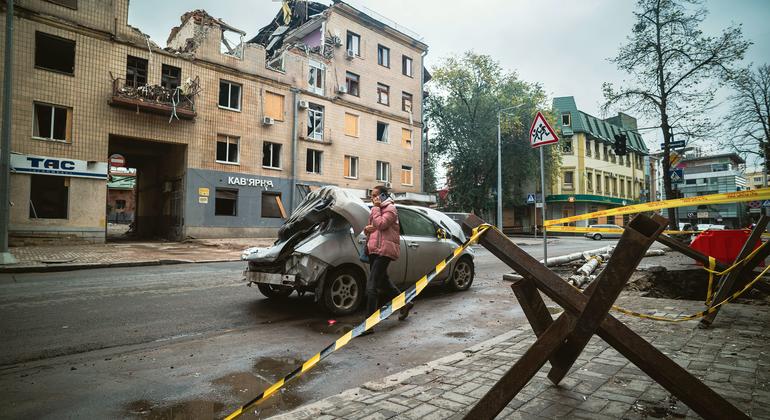 (ARCHIVO) La ciudad de Kharkiv, en el noreste de Ucrania, ha resultado gravemente dañada por los bombardeos.