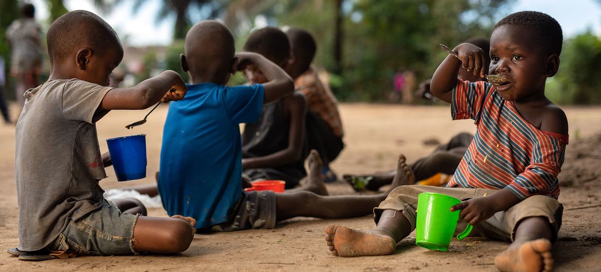 刚果民主共和国持续的冲突和不安全局势造成儿童缺乏粮食安全，营养不良。