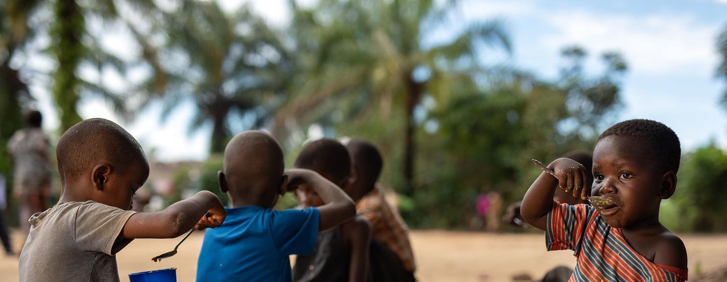 L'insécurité alimentaire et la malnutrition chez les enfants sont attribuées au conflit et à l'insécurité qui règnent en République démocratique du Congo.