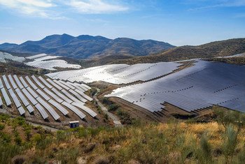 西班牙南部安达卢西亚的一座太阳能发电站。