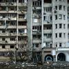 在乌克兰冲突中，一栋严重受损的公寓楼。 
