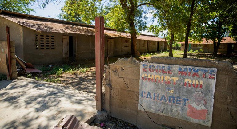 L'école primaire à Cabaret dans le nord d'Haïti a été fermée après les inondations.