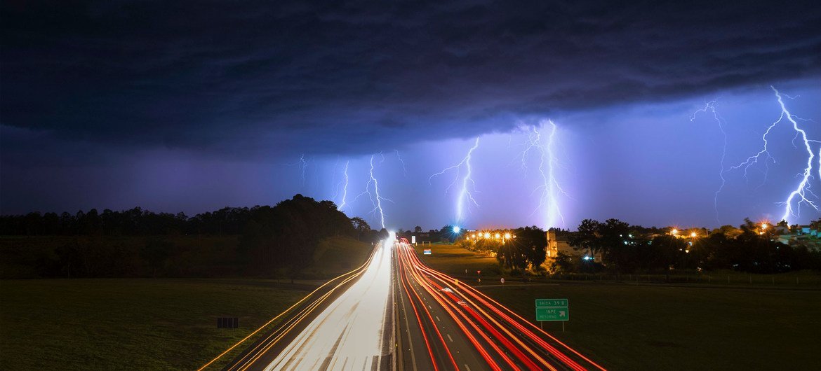 22-09-2021_WMO_Brazil.jpg Caption Rising temperatures mean more weather extremes, including intense rainfall as illustrated by this storm over Dutra highway in Cachoeira Paulista, Sao Paulo State, Brazil.