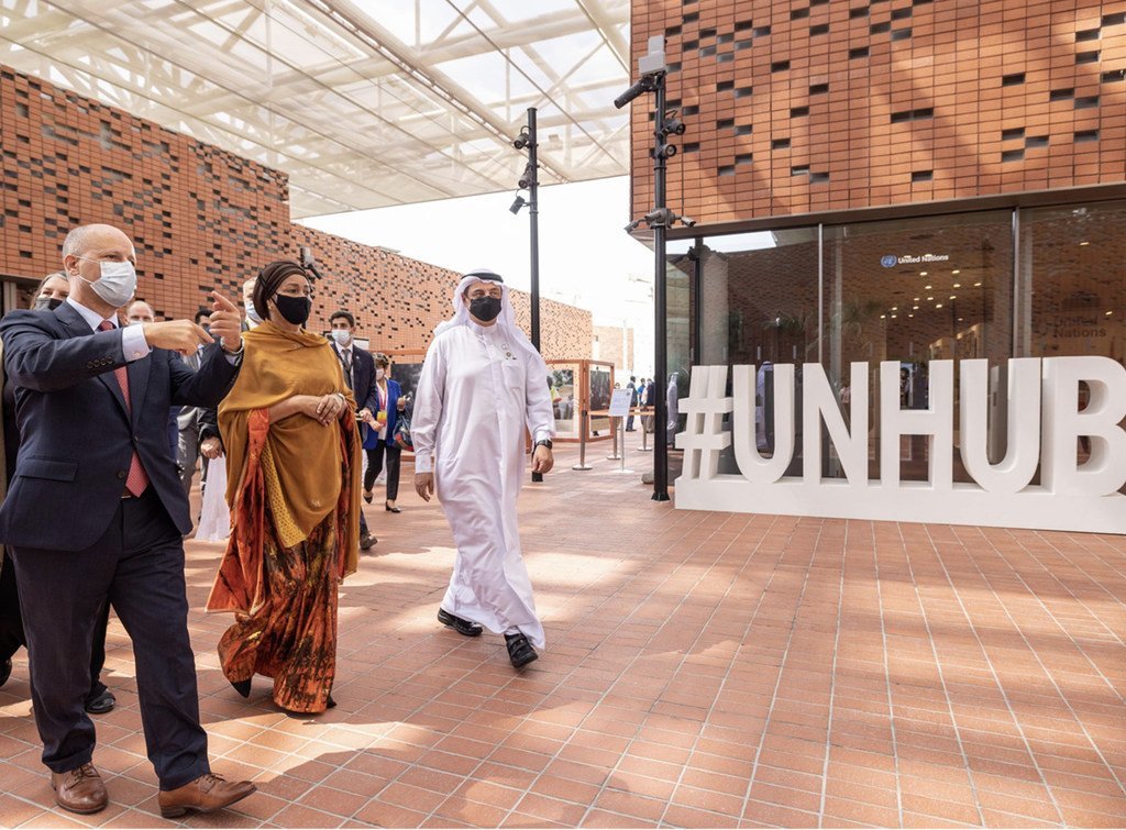 Naibu Katibu Mkuu wa UN Amina J. Mohammed akitembelea banda la UN kwenye maonesho ya Dubai, Dubai Expo 2020 huko Falme za Kiarabu
