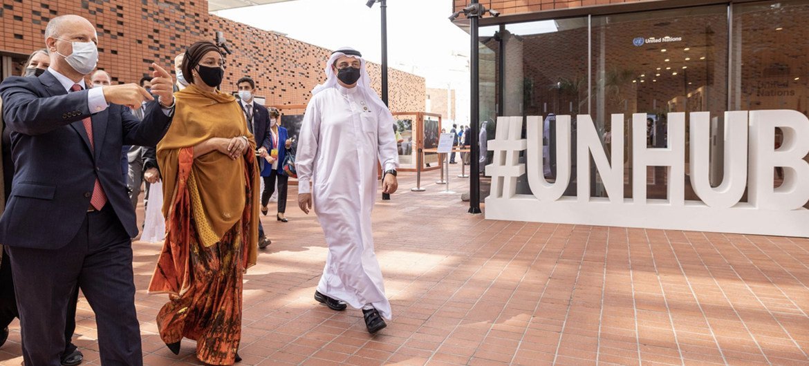 La Vice-secrétaire générale Amina Mohammed visite le centre des Nations Unies de l'Expo 2020 de Dubaï, aux Émirats arabes unis (EAU). La vice-secrétaire générale de l'ONU, Amina Mohammed, prononce le discours de la Journée de l'ONU.