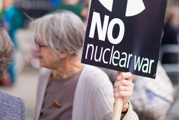 Manifestación a favor del desarme nuclear para crear un mundo seguro.