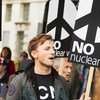 英国抗议者示威反对使用核武器。