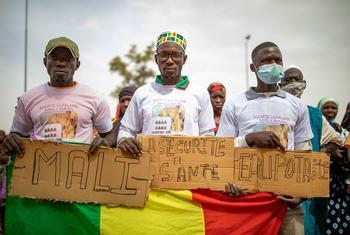 Dans l'est du Mali, des habitants mettent en avant leurs priorités : sécurité, santé et eau potable.
