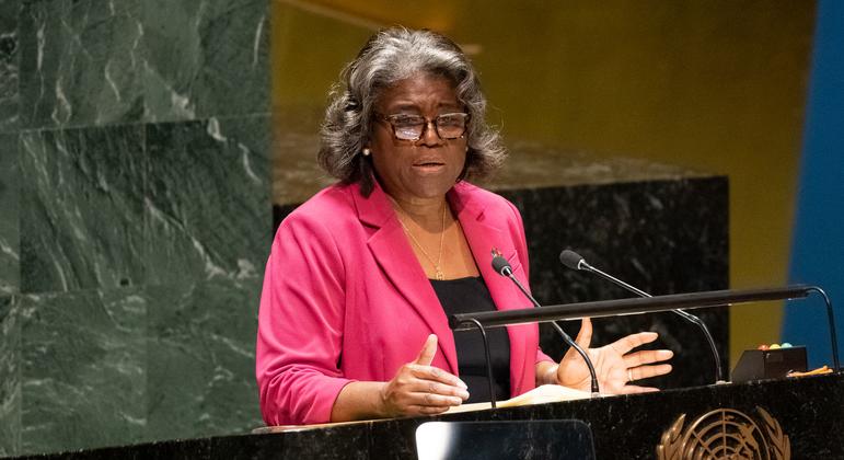 الممثلة الدائمة للولايات المتحدة الأمريكية لدى الأمم المتحدة تتحدث أمام الدورة الاستثنائية الطارئة العاشرة للجمعية العامة.