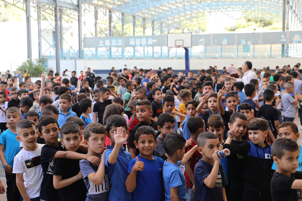 أطفال في مدرسة في مخيم جنين للاجئين الفلسطينيين في الضفة الغربية.