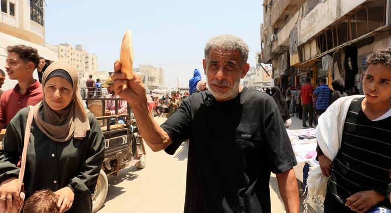 "أصبحنا نحسد الأموات": ظروف معيشية لا تطاق في غزة، وتكلفتها من بين الأغلى عالميا