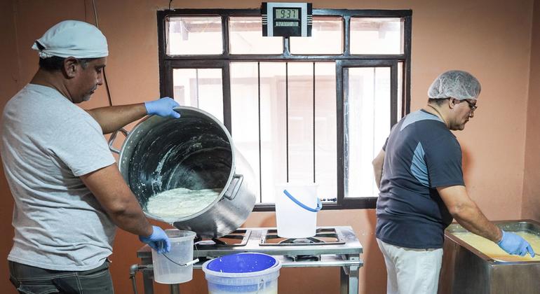 La empresa de Guillermo emplea compatriotas venezolanos.