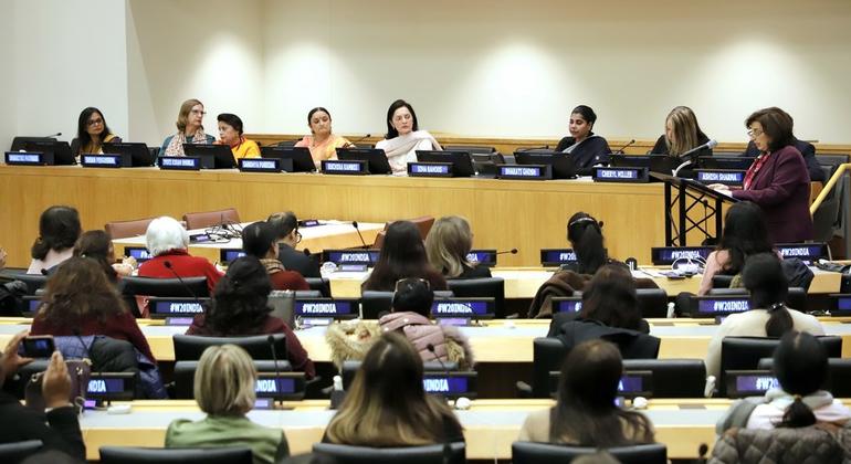सीमा बहाउस संयुक्त राष्ट्र महिला कार्यकारी निदेशक, CSW67 साइड इवेंट: ग्रासरूट लीडरशिप एंड ट्रांसफॉर्मेशन, न्यूयॉर्क में  टिप्पणी देती हुई.