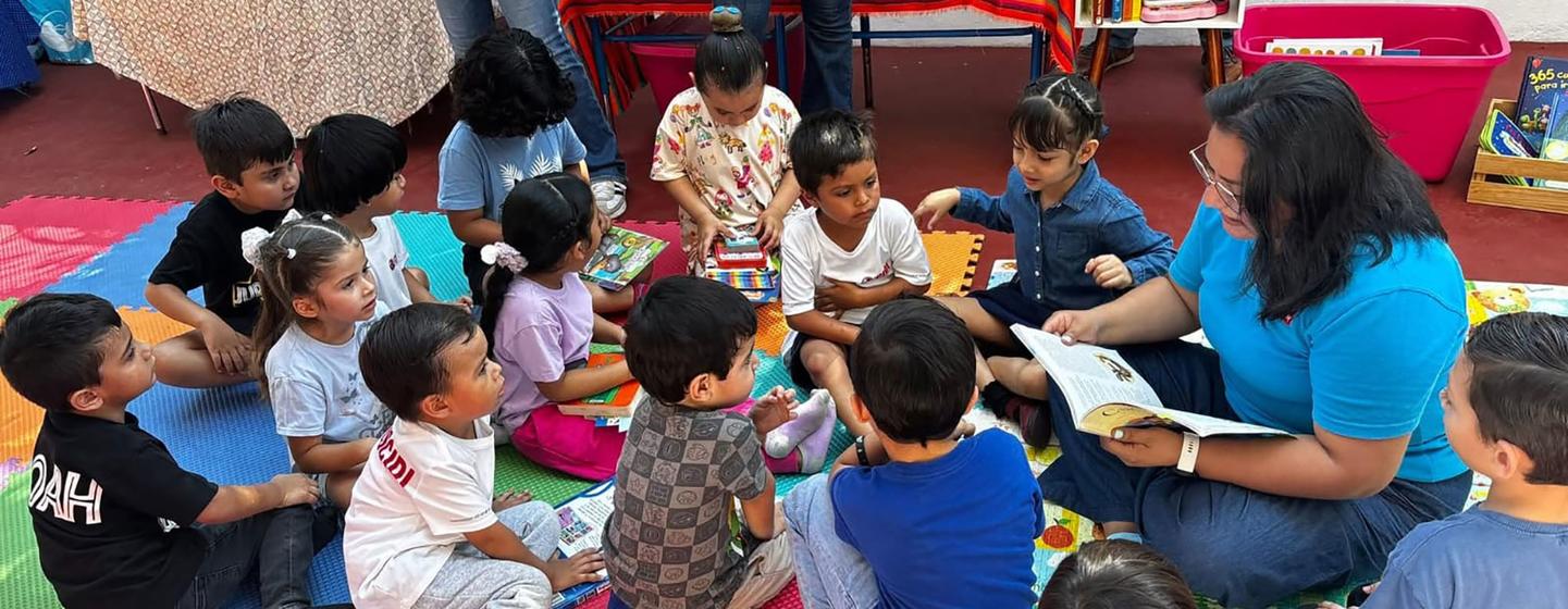 La Biblioteca Bunko Mezhú realizando actividades de promoción de lectura  