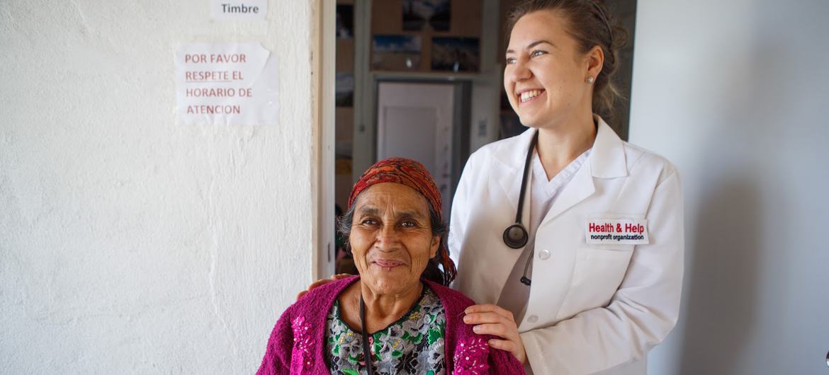 Виктория Валикова, сооснователь и директор Health & Help, в клинике в Гватемале.