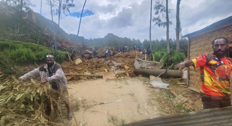 पपुआ न्यू गिनी में भूस्खलन से हुई भारी तबाही के बीच, विभिन्न एजेंसियाँ राहत कार्यों में लग गई हैं.