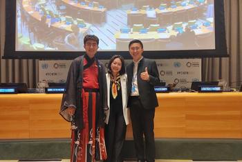 2023 年 4 月，来自中国的三名青年代表谢璨阳、王翰元和柳济琛（从左至右）参加联合国经社理事会青年论坛。