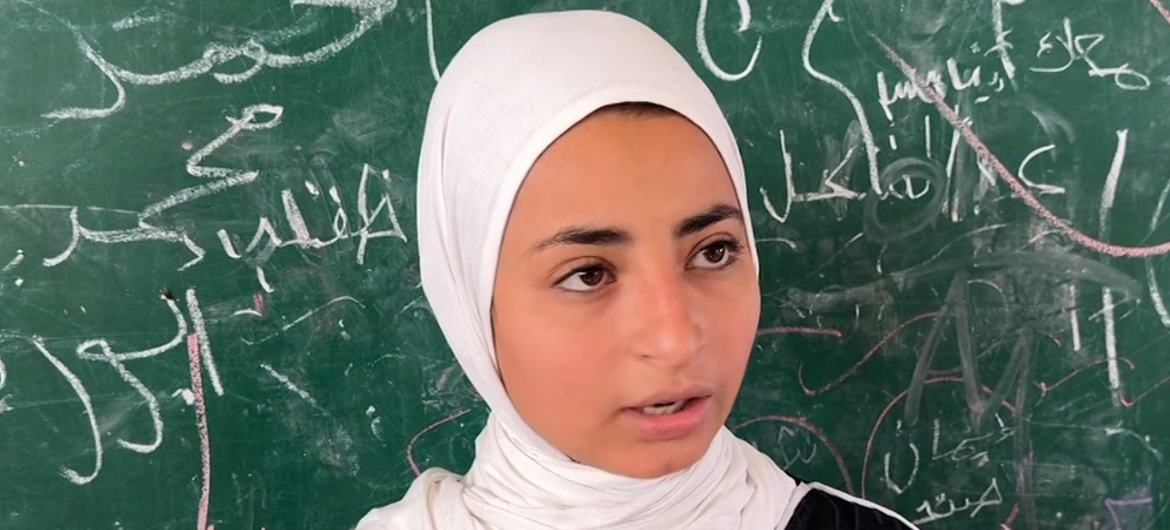 Arwa Al-Masri reside en una escuela de UNRWA en Gaza, junto a más de 20.000 desplazados.