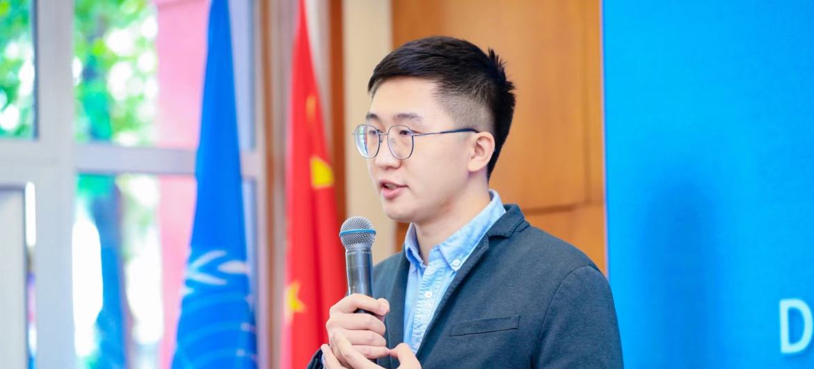 2020年联合国可持续发展目标青年领袖柳济琛正在北京参加联合国日活动。