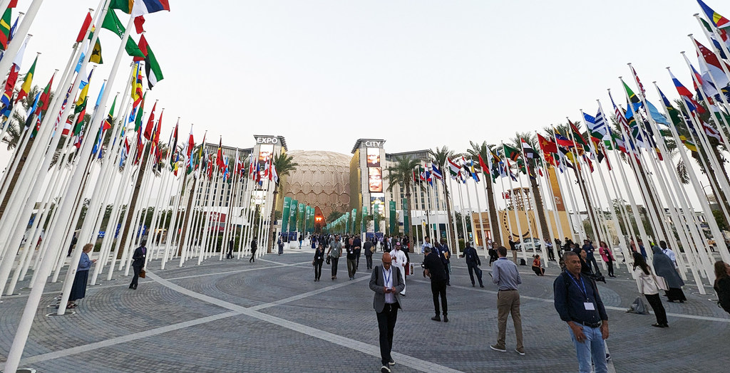 Muonekano wa nje wa jengo la COP28 huko Dubai.