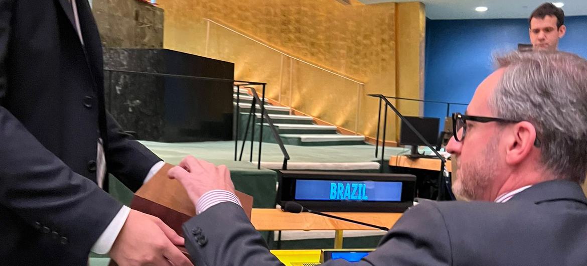 O candidato vencedor precisava da maioria absoluta dos países eleitores. Na Assembleia-geral deveria ultrapassar os 97 votos e 8 no Conselho de Segurança.