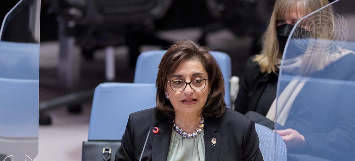 المديرة التنفيذية لهيئة الأمم المتحدة للمرأة، سيما بحوث، خلال إحاطتها أمام مجلس الأمن حول أجندة المرأة والسلام والأمن. 8 آذار/مارس 2022.