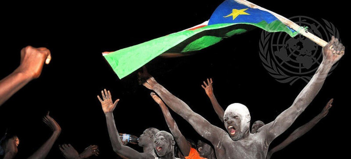 Wananchi wa Sudan Kusini wakishangilia uhuru wa nchi yao 9 Julai 2011.