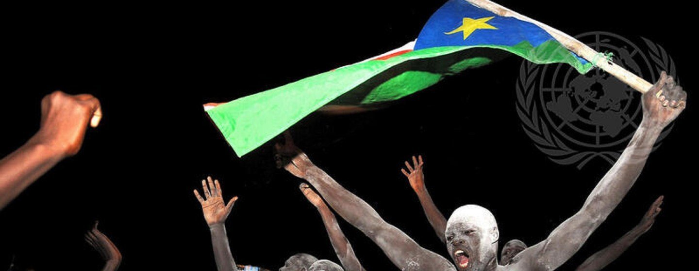 Wananchi wa Sudan Kusini wakishangilia uhuru wa nchi yao 9 Julai 2011. Wananchi wa Sudan Kusini wakishangilia uhuru wa nchi yao 9 Julai 2011.