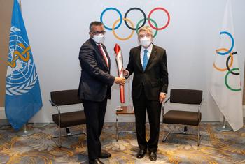 世界卫生组织总干事谭德塞与国际奥委会主席巴赫举行会晤。
