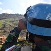 من الأرشيف: أحد أفراد قوات اليونيفيل لحفظ السلام في دورية بجنوب لبنان.