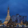 黎明时分，缅甸商业中心仰光市中心的一座宝塔。