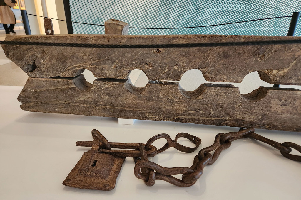 Le « tronco » était utilisé pour retenir les personnes réduites en esclavage.