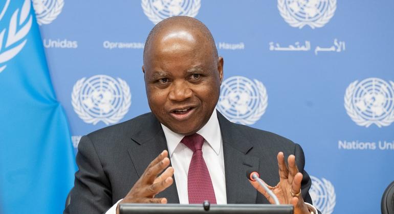 Representante permanente de Moçambique junto à ONU, embaixador Pedro Comissário 