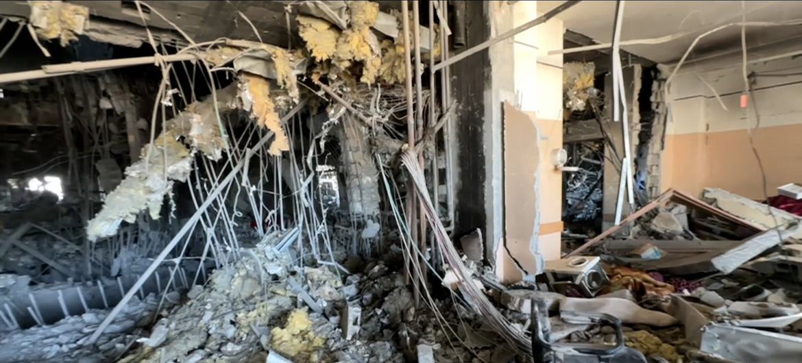 Imagens da destruição do hospital Al-Shifa em Gaza, após o fim do último cerco israelense.  A Organização Mundial da Saúde, OMS, reiterou que os hospitais devem ser respeitados e protegidos;  eles não deveriam ser usados ​​como campos de batalha