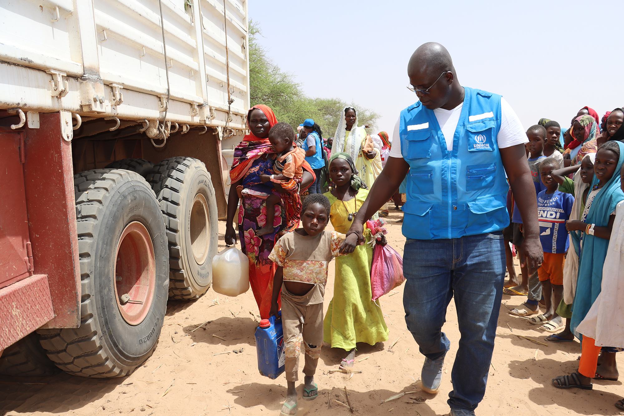 نقل لاجئين من السودان بين المخيمات في تشاد