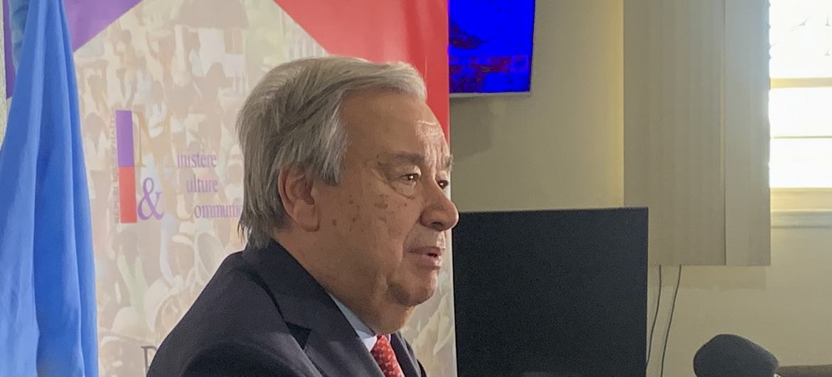 پریس کانفرنس سے خطاب کرتے ہوئے سیکرٹری جنرل انتونیو گوتیرش کا کہنا ہے کہ گینگ وار سے نمٹنے میں قومی پولیس کی مدد کے لیے بین الاقوامی فورس کی تعیناتی کرنا ہوگی۔