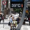 Termômetro marcando 39 graus na região da Praça da Sé, em São Paulo