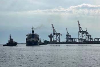 من الأرشيف: تبحر السفينة M / V Razoni من ميناء أوديسا بعد الحصول على إذن من مركز التنسيق المشترك (JCC)، لذي تم إنشاؤه في إطار مبادرة حبوب البحر الأسود.
