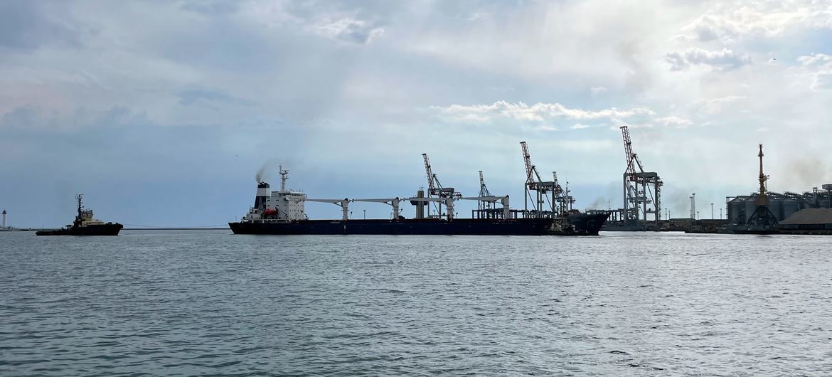 Le M/V Razoni quitte le port d'Odessa après l'autorisation du Centre commun de coordination (CCC), établi dans le cadre de l'Initiative céréalière de la mer Noire.