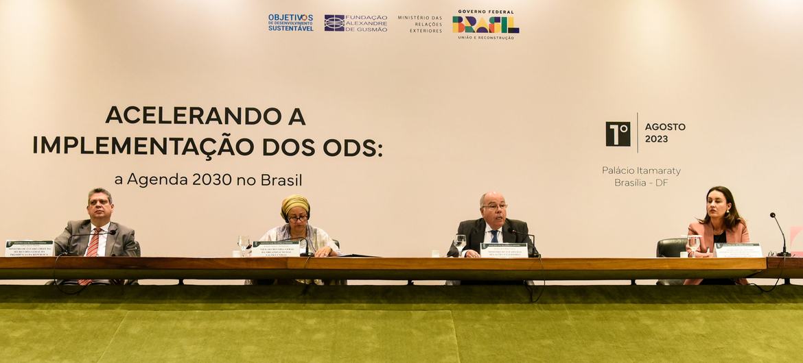 Foreign Minister Mauro Vieira (2nd right) and UN Deputy Secretary-General Amina Mohammed (2nd left), at a discussion of implementing the 2030 Agenda and the Sustainable Development Goals in Brazil.