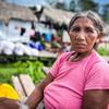 Maria, 56 ans, est une indigène vénézuélienne Warao qui migre dans la forêt amazonienne du nord de la Guyane. 