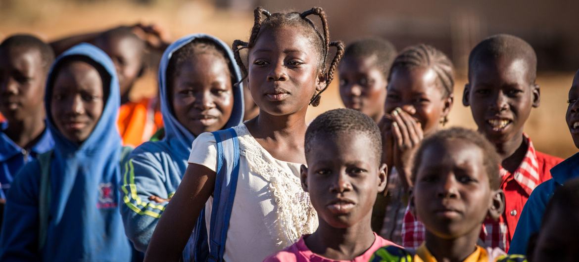Burkina Fasso que se destaca pelo aumento de 95% nas violações graves contra menores