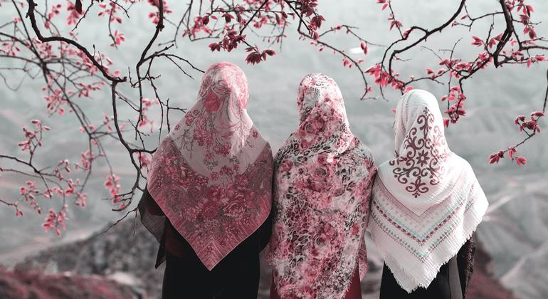 مشروع القانون الجديد يشدد من العقوبات ضد من لا يلتزمن بارتداء الحجاب في إيران,