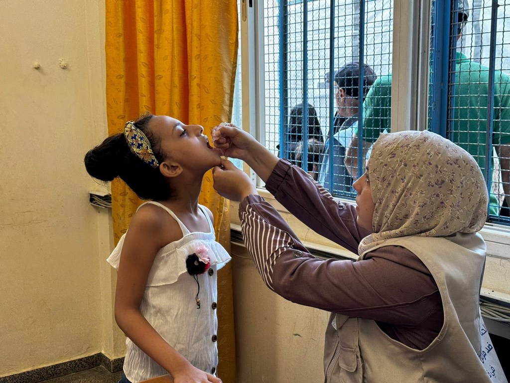 Lancement d'une campagne de vaccination contre la polio menée par l'ONU dans la zone centrale de Gaza.