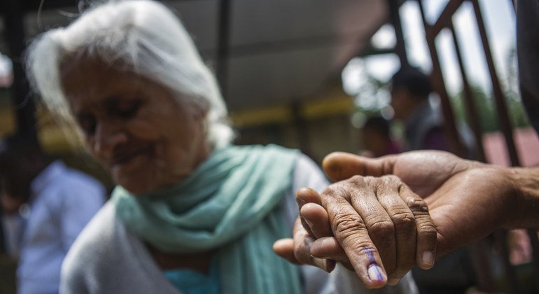 दुनिया की बढ़ती वृद्ध आबादी का एक बड़ा हिस्सा हैं, महिलाएँ, जो लैंगिक असमानता के कारण वृद्धावस्था में कई तरह की समस्याओं का सामना करती हैं. 